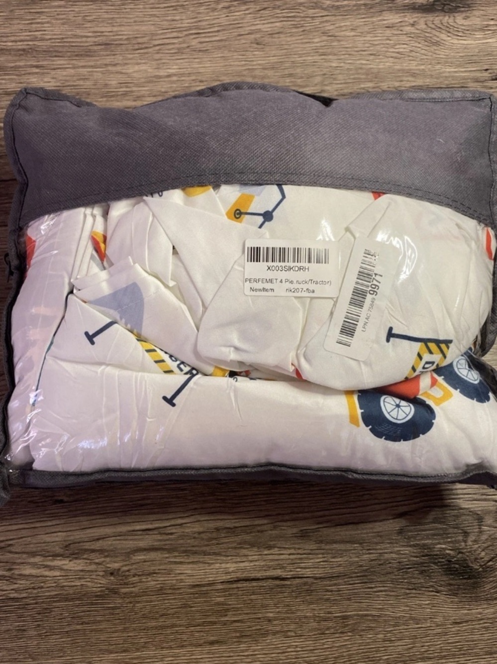 Construction Vehicles Kids Bedding Set - White with Orange, Yellow & Blue - Picture 8 of 8